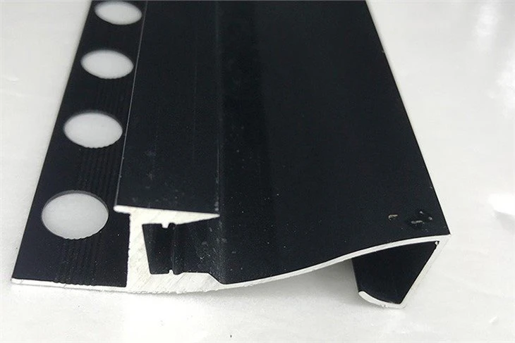 Metal baseboard
