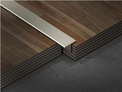 تقليم لحافة الأرضية