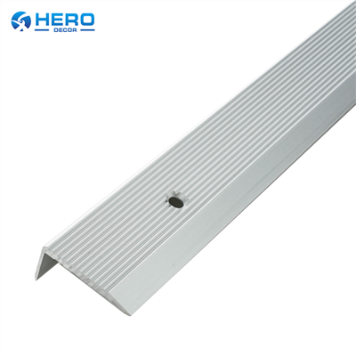 حواف الدرج من الألومنيوم